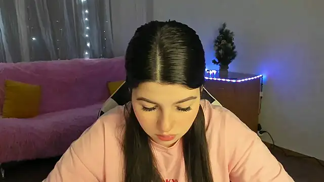 KisaModel online show from February 11, 12:37 am