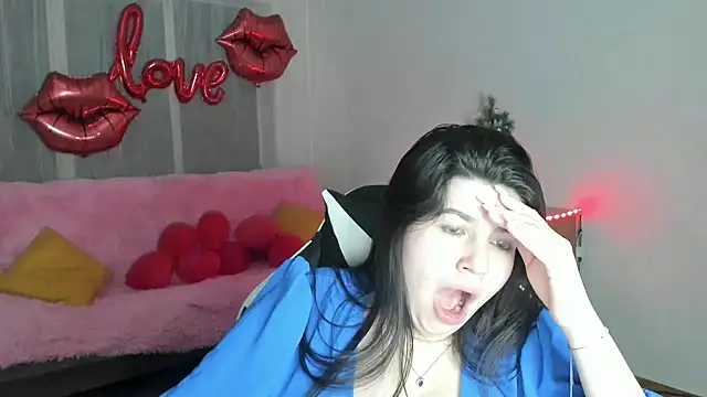 KisaModel online show from February 19, 7:43 pm