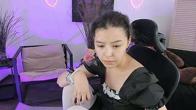 SirenMystiq online show from March 8, 7:12 am