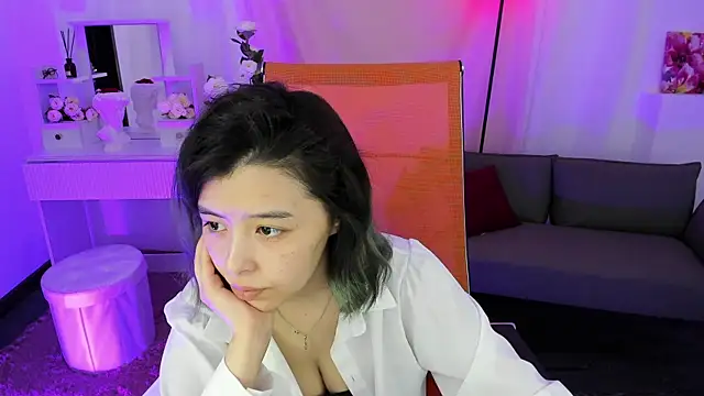 Snapshot of SirenMystiq chatting on May 19, 7:20 pm SirenMystiq online show from May 19, 7:20 pm