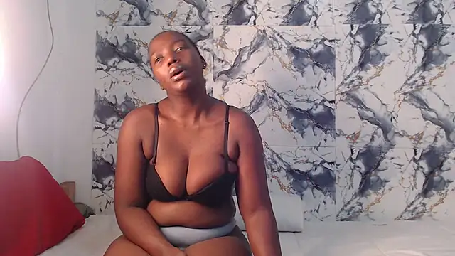 Snapshot of CurvyJ255 chatting on June 24, 7:13 pm CurvyJ255 online show from June 24, 7:13 pm
