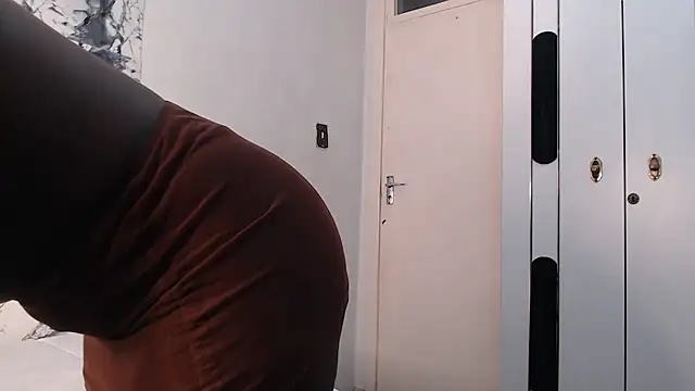 Snapshot of CurvyJ255 chatting on July 15, 1:27 pm CurvyJ255 online show from July 15, 1:27 pm