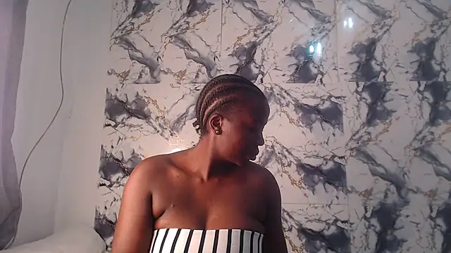 Snapshot of CurvyJ255 chatting on July 17, 8:24 pm CurvyJ255 online show from July 17, 8:24 pm