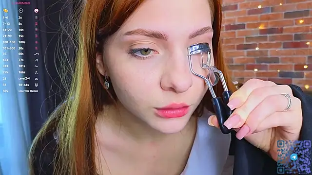 VelvetZephra online show from April 11, 3:05 pm