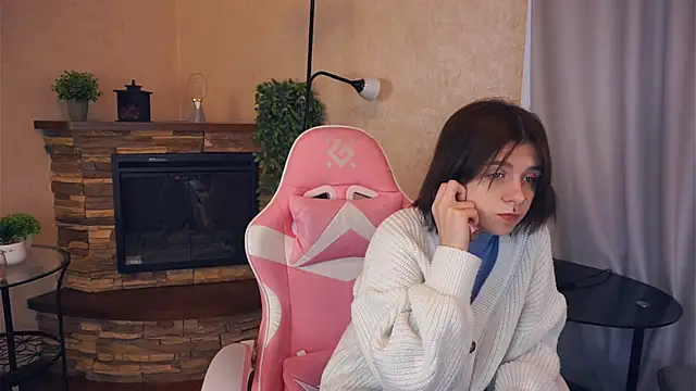 Snapshot of IleanaPishko chatting on December 16, 9:03 am IleanaPishko online show from December 16, 9:03 am