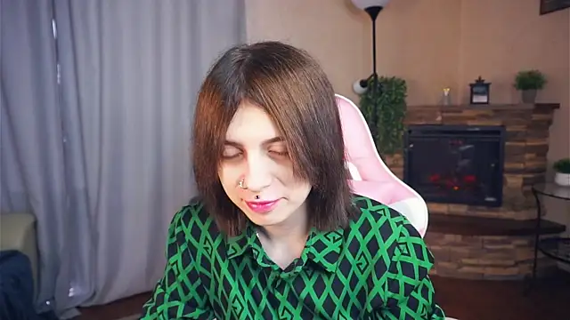 Snapshot of IleanaPishko chatting on January 6, 8:07 am IleanaPishko online show from January 6, 8:07 am