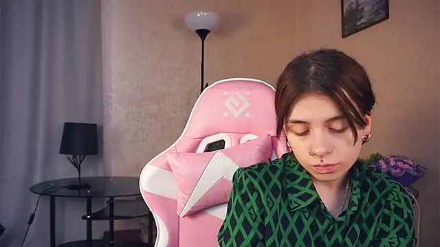 Snapshot of IleanaPishko chatting on January 8, 7:43 am IleanaPishko online show from January 8, 7:43 am