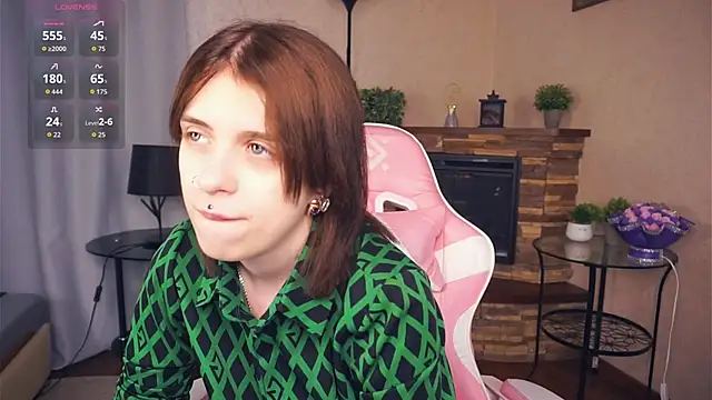 Snapshot of IleanaPishko chatting on January 12, 8:19 am IleanaPishko online show from January 12, 8:19 am