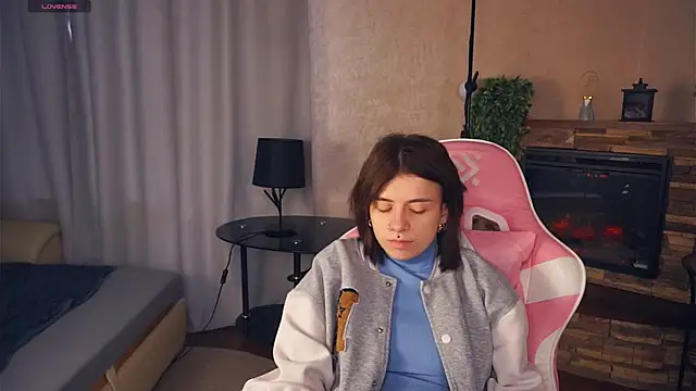 Snapshot of IleanaPishko chatting on January 14, 8:09 am IleanaPishko online show from January 14, 8:09 am