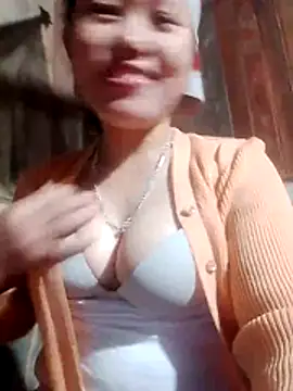 Snapshot of Heya_k2 chatting on December 14, 8:52 am Heya k2 online show from December 14, 8:52 am