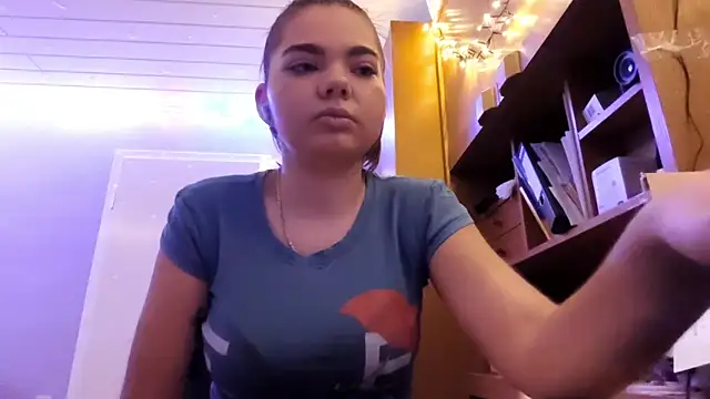 Mona Slearys online show from December 20, 2:18 am