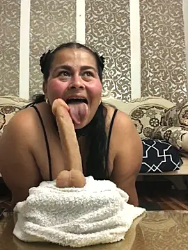 Snapshot of SayMarLuna chatting on April 25, 8:28 pm SayMarLuna online show from April 25, 8:28 pm