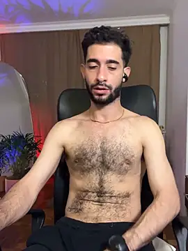 Snapshot of _YOURHERO chatting on December 15, 7:01 am YOURHERO online show from December 15, 7:01 am