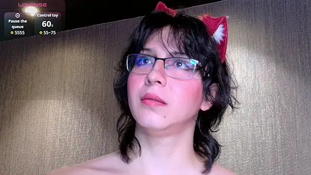 Shelly bat online show from April 4, 4:15 pm