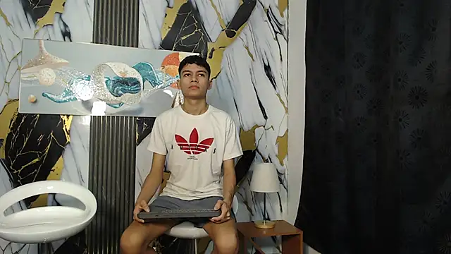 HORNY PRETTY online show from May 3, 1:28 pm