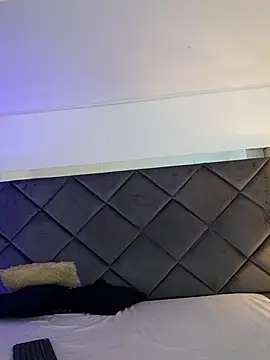 LunaaCurly online show from March 1, 11:01 am