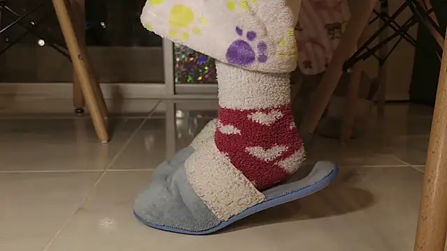 Snapshot of Feetbeth chatting on July 5, 4:19 am Feetbeth online show from July 5, 4:19 am