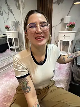 Annyhathatway online show from May 16, 12:07 am