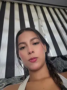 Snapshot of Valeria-escobar chatting on April 22, 1:34 pm Valeria-escobar online show from April 22, 1:34 pm