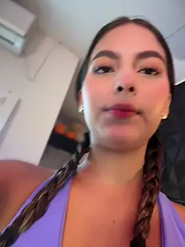 Snapshot of Valeria-escobar chatting on May 16, 11:42 am Valeria-escobar online show from May 16, 11:42 am