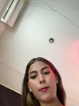 Snapshot of Valeria-escobar chatting on May 26, 12:34 pm Valeria-escobar online show from May 26, 12:34 pm