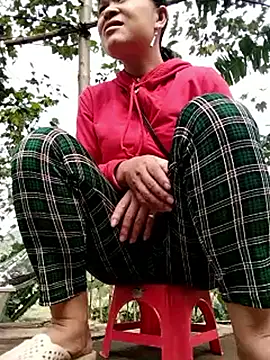 Snapshot of Seductive_slut chatting on December 14, 2:39 am Seductive slut online show from December 14, 2:39 am