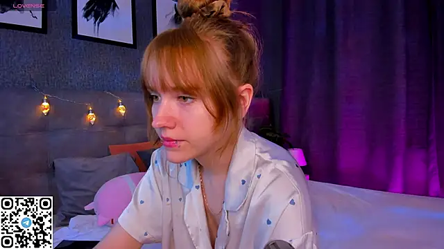 EmmaPratt online show from December 20, 1:23 am