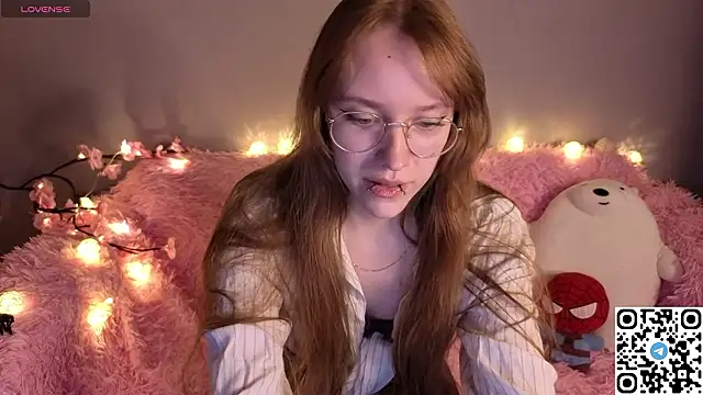 EmmaPratt online show from January 14, 1:11 am