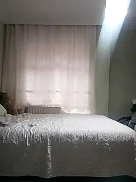 Snapshot of NovaMia chatting on February 1, 9:08 am NovaMia online show from February 1, 9:08 am