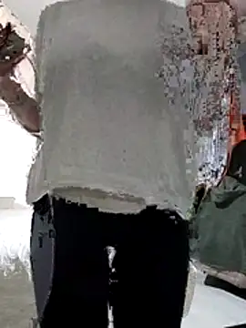 Snapshot of NovaMia chatting on February 15, 8:13 am NovaMia online show from February 15, 8:13 am