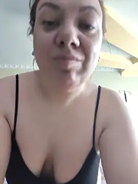 LimonLoveqw online show from April 5, 7:05 am