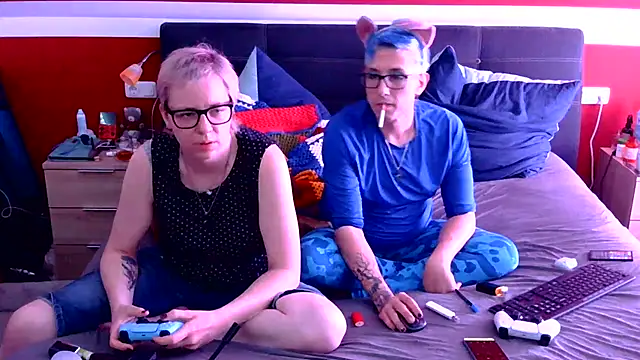 Snapshot of AskAveryAnything chatting on June 30, 12:11 am AskAveryAnything online show from June 30, 12:11 am