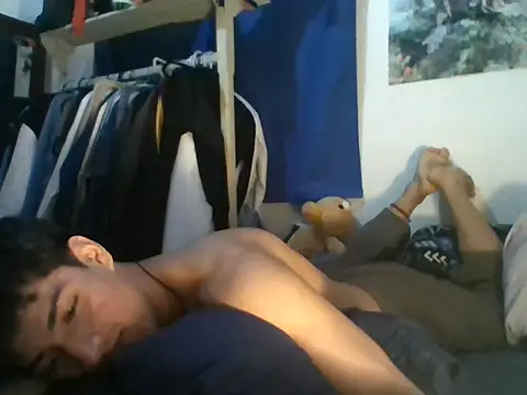 isalexhot online show from April 28, 5:23 am