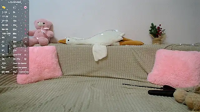 Snapshot of Vero_VibeCharm chatting on December 14, 8:30 am Vero VibeCharm online show from December 14, 8:30 am