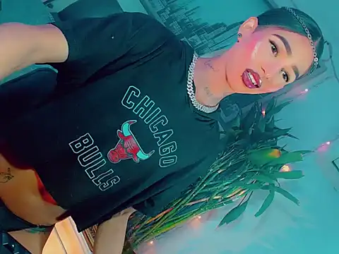 Snapshot of agathaferrer3 chatting on April 10, 12:32 pm agathaferrer3 online show from April 10, 12:32 pm