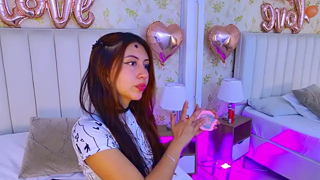 Celeste Clarke online show from February 13, 7:54 pm