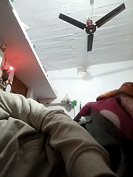 Snapshot of Lovely_priya1001 chatting on December 16, 2:27 am Lovely priya1001 online show from December 16, 2:27 am