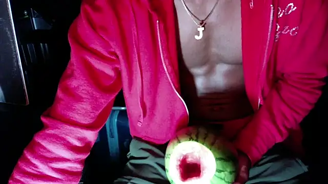 Snapshot of ISLANDBANANA1 chatting on December 15, 7:01 am ISLANDBANANA1 online show from December 15, 7:01 am