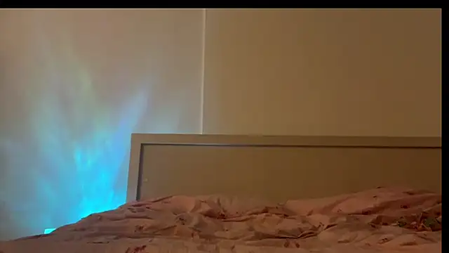 Snapshot of Vanessa_foxii chatting on December 17, 8:15 pm Vanessa foxii online show from December 17, 8:15 pm