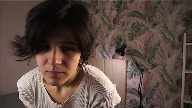 Snapshot of TriciaDuka chatting on December 16, 4:28 am TriciaDuka online show from December 16, 4:28 am