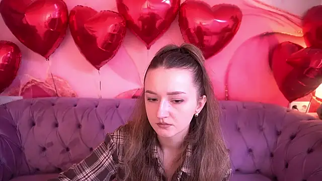 CyrenaLuxe online show from February 11, 1:16 pm