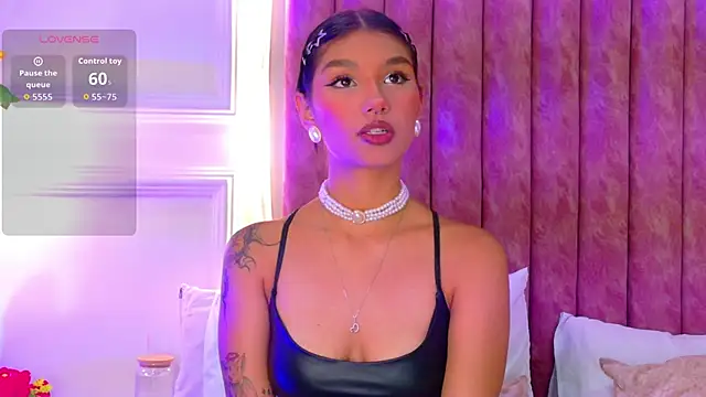 Mimi-Nyx online show from May 4, 6:31 am