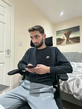 Juliann69Ramiro online show from January 13, 11:04 am