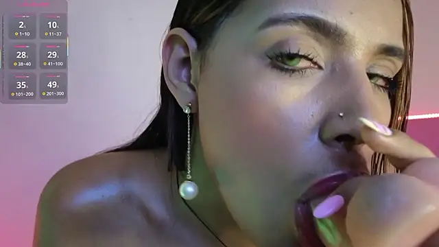 Snapshot of Cleohott778 chatting on February 12, 3:12 am Cleohott778 online show from February 12, 3:12 am