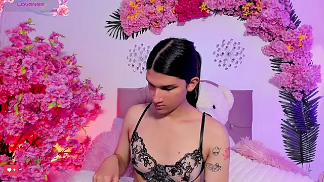 Snapshot of Bianca_baldwin_ chatting on April 5, 9:01 pm Bianca baldwin online show from April 5, 9:01 pm