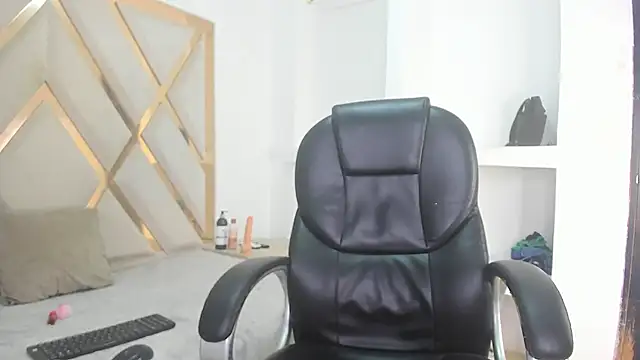 Selenaasm online show from February 14, 9:22 pm