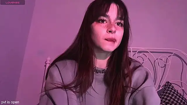 xx lily online show from December 23, 4:32 am