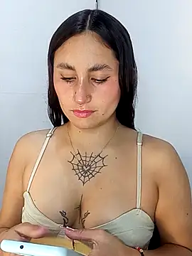 Snapshot of Akane_hot_ chatting on February 12, 3:01 am Akane hot online show from February 12, 3:01 am