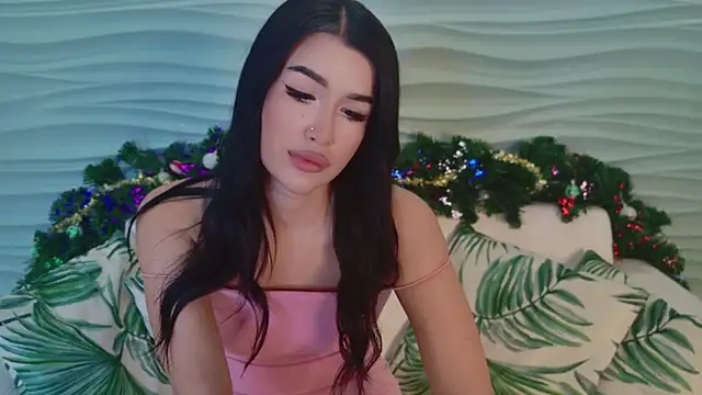 LittleMia- online show from December 17, 10:38 pm
