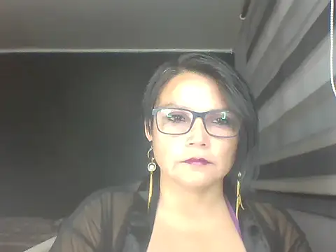 SHAMELESSLY HOT online show from March 18, 2:15 am